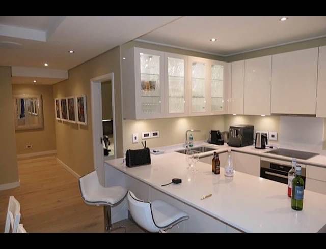 2 BEDROOM APARTMENT TO LET IN VREDEHOEK